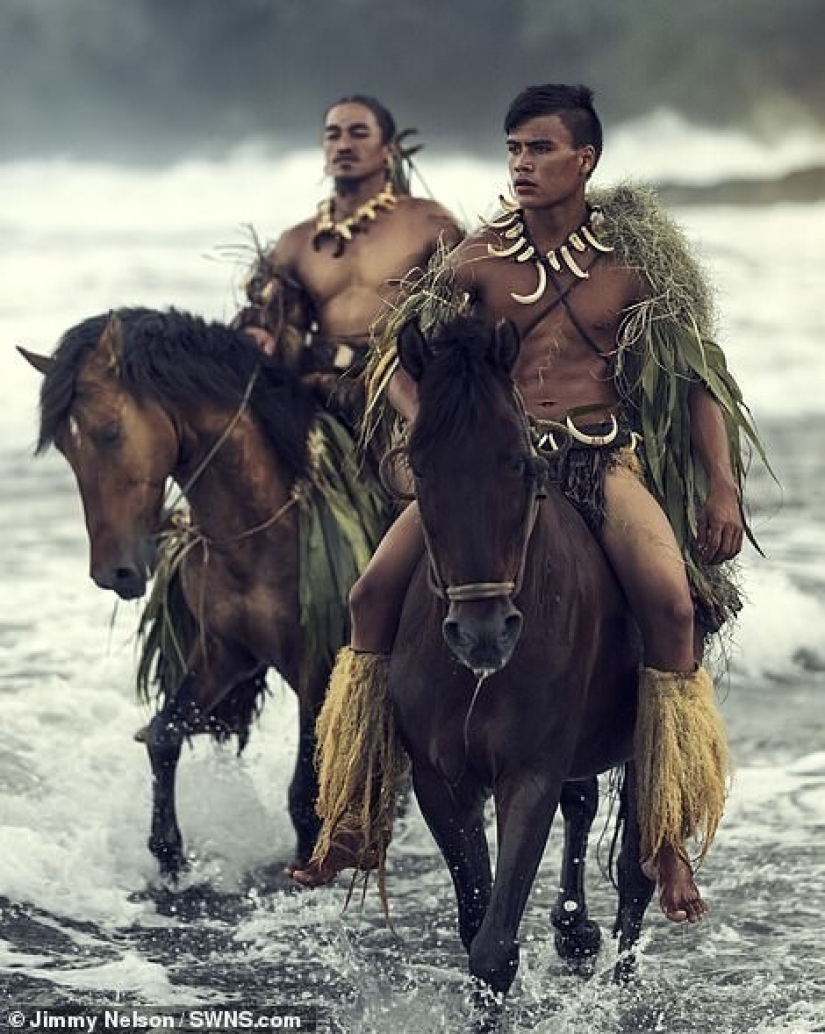 Secluded tribe with incredibly beautiful people in the lens Jimmy Nelson Secluded tribe with incredibly beautiful people in the lens Jimmy Nelson
