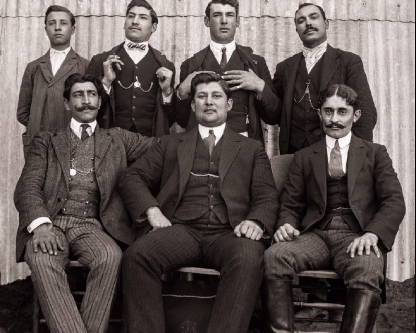 Secuestraron un tanque y se balancearon con Stallone-cómo nuestros abuelos se divertían en su juventud Secuestraron un tanque y se balancearon con Stallone-cómo nuestros abuelos se divertían en su juventud