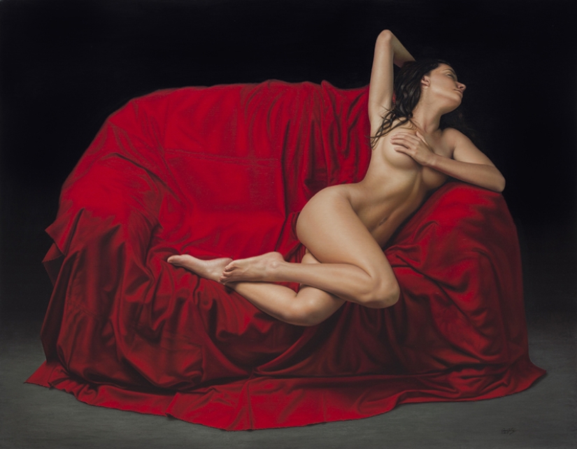Seductive masterpieces of the king of hyperrealism Omar Ortiz