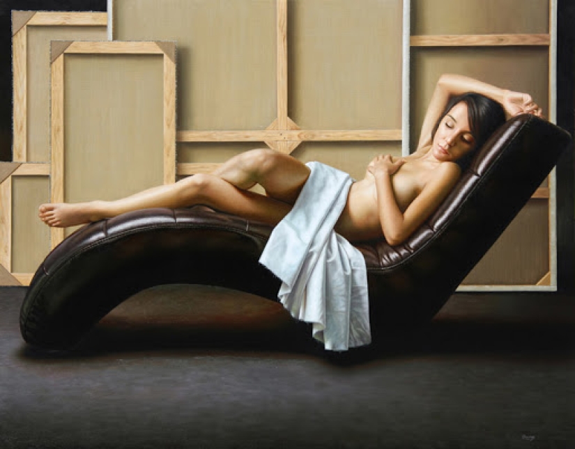 Seductive masterpieces of the king of hyperrealism Omar Ortiz