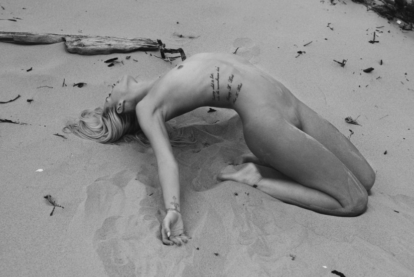 Serene nudity in Stefan Rappo's erotic pictures Serene nudity in Stefan Rappo's erotic pictures