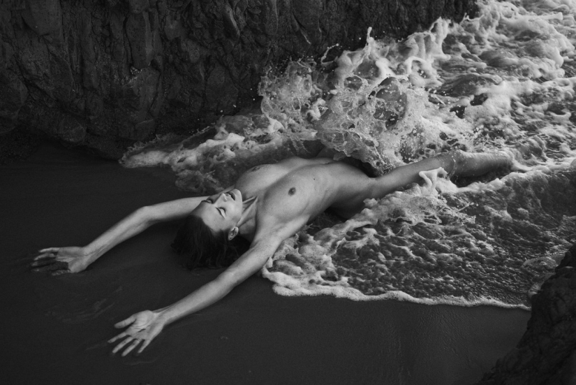 Serene nudity in Stefan Rappo's erotic pictures Serene nudity in Stefan Rappo's erotic pictures