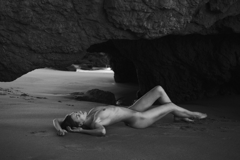 Serene nudity in Stefan Rappo's erotic pictures Serene nudity in Stefan Rappo's erotic pictures