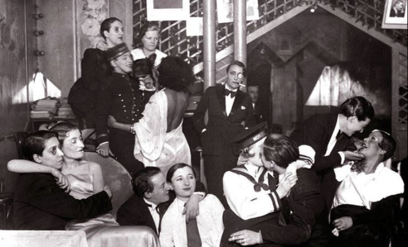 Sex, drugs and cabaret: the night life of Weimar Germany Sex, drugs and cabaret: the night life of Weimar Germany
