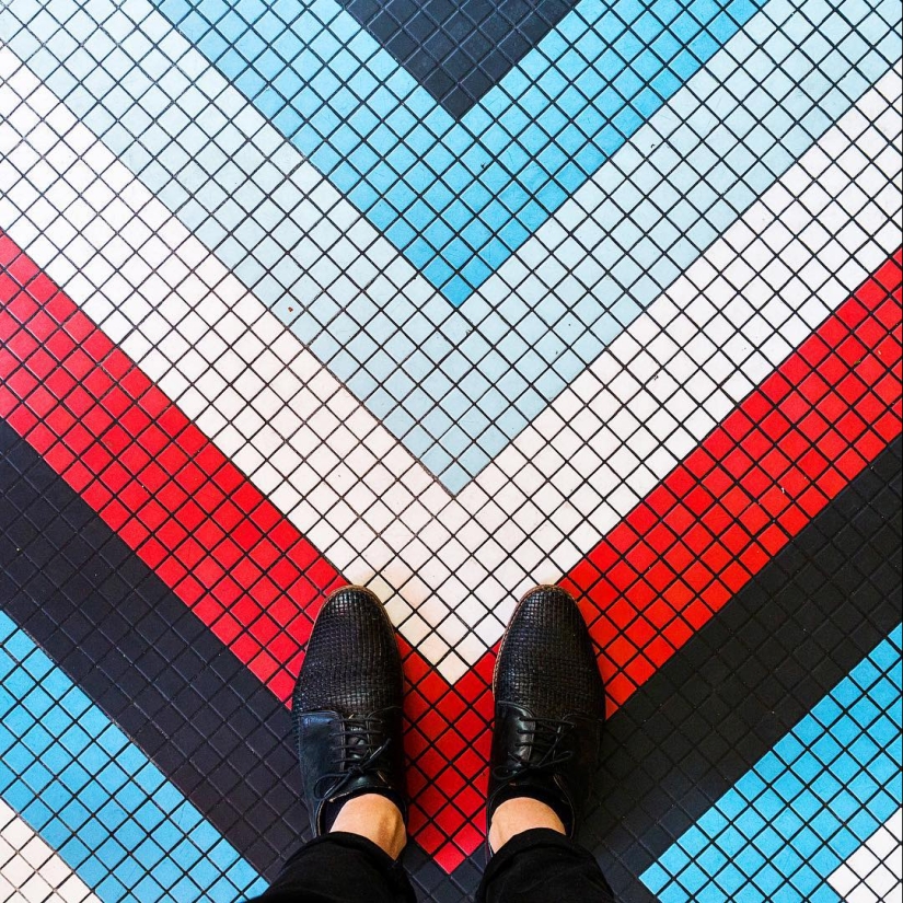 Sex education: Look down more often! Sex education: Look down more often!