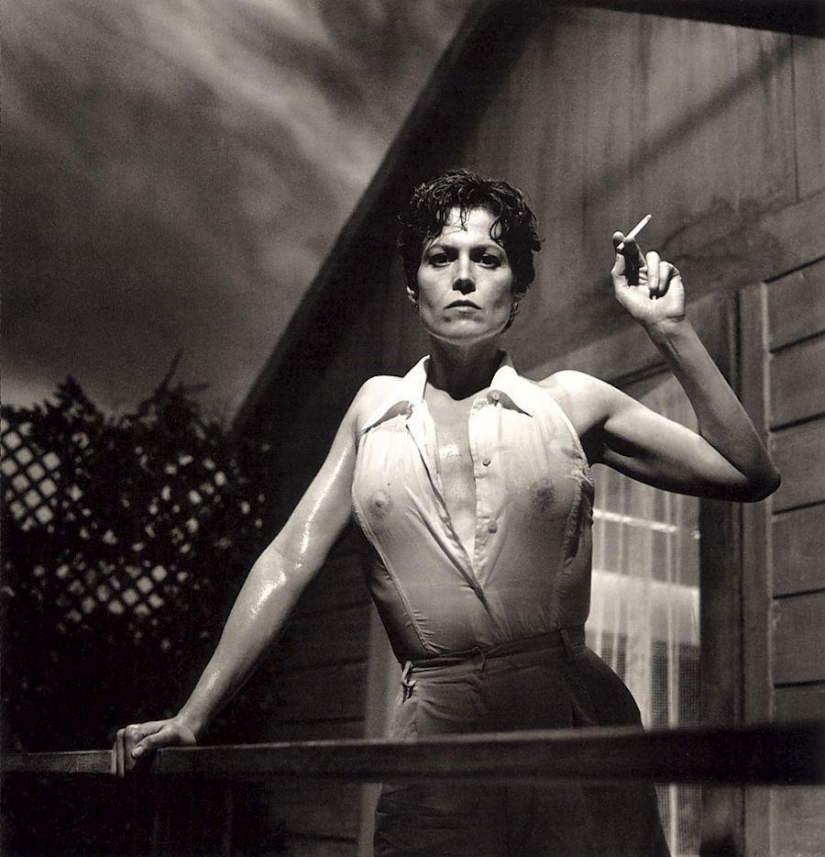 "Sex helps to sell — 20 scandalous works by Helmut Newton "Sex helps to sell — 20 scandalous works by Helmut Newton