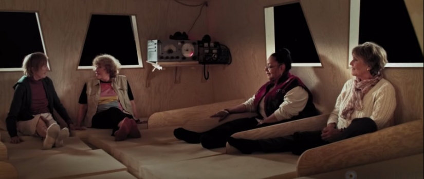 &quot;Sex raft&quot; es un experimento de un antropólogo que quería demostrar la crueldad de las personas, pero no pudo