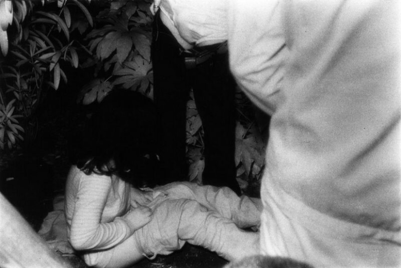 Sexo en la ciudad: fotos de Kohei Yoshiyuki tomadas en parques nocturnos de Tokio