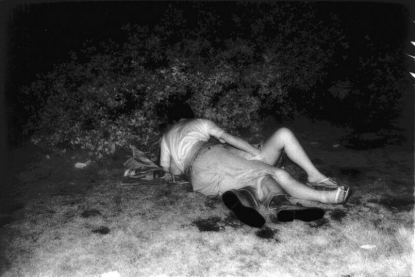 Sexo en la ciudad: fotos de Kohei Yoshiyuki tomadas en parques nocturnos de Tokio