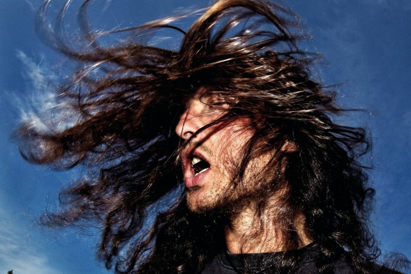Shake your head: electrified portraits of metalheads