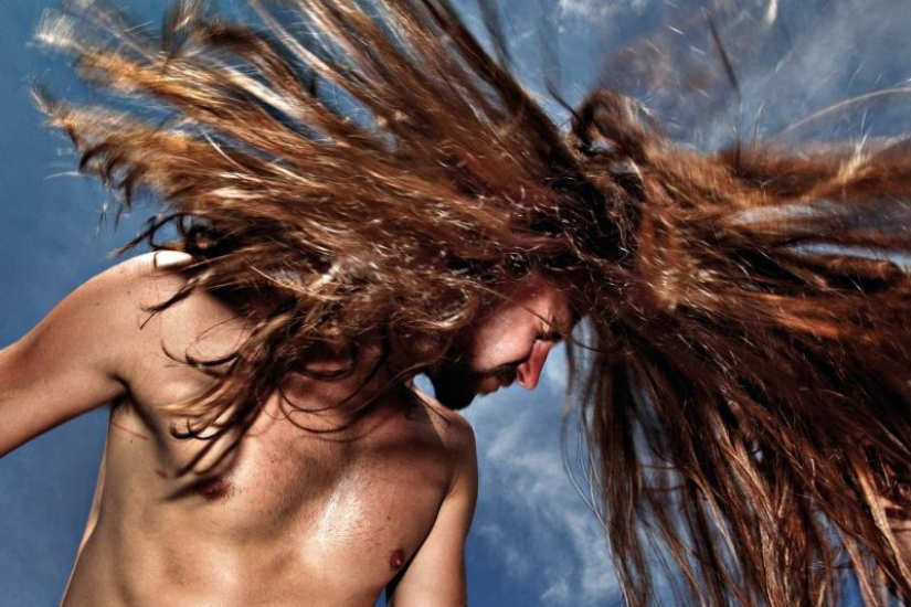 Shake your head: electrified portraits of metalheads