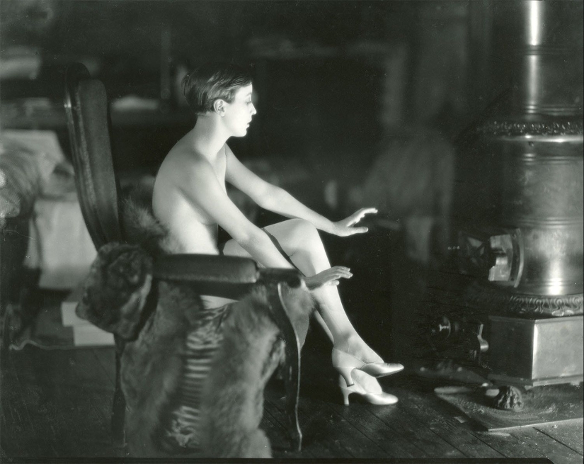 Short skirts, blush on the knees, lips with a bow: What were the flappers, young rebels of the "roaring 20s"