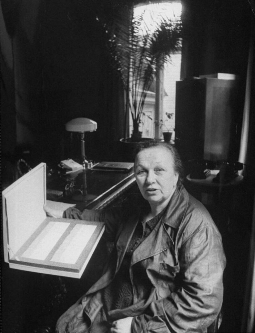 Simple Muscovites of the 1950s through the eyes of an American Simple Muscovites of the 1950s through the eyes of an American