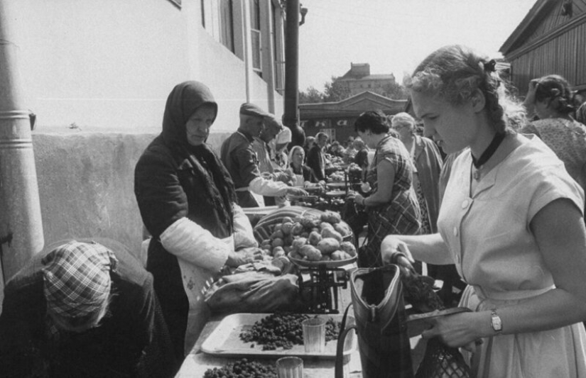 Simple Muscovites of the 1950s through the eyes of an American Simple Muscovites of the 1950s through the eyes of an American