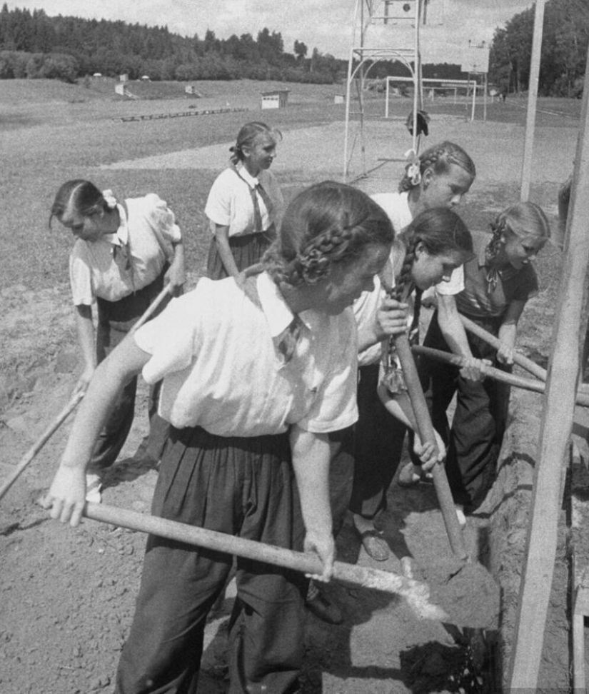 Simples moscovitas de la década de 1950 a través de los ojos de un americano Simples moscovitas de la década de 1950 a través de los ojos de un americano