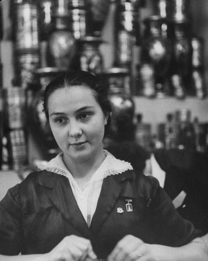 Simples moscovitas de la década de 1950 a través de los ojos de un americano Simples moscovitas de la década de 1950 a través de los ojos de un americano