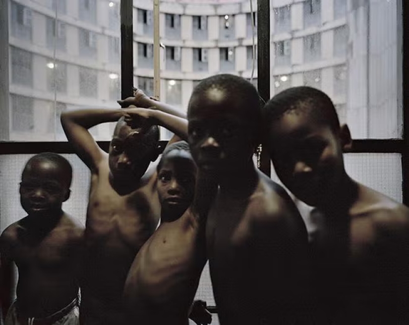Skyscraper-well Ponte City Apartments: the highest and most problematic in Africa Skyscraper-well Ponte City Apartments: the highest and most problematic in Africa