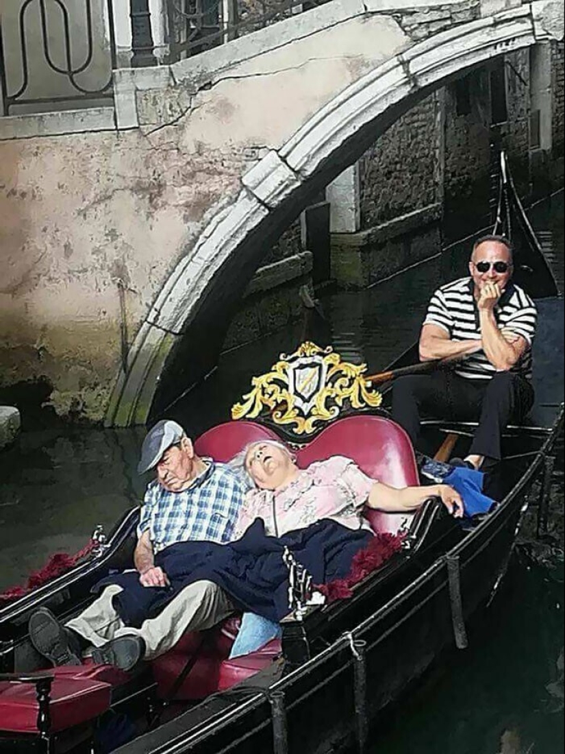 Sleep is sacred: people sleeping in the most ridiculous poses and locations Sleep is sacred: people sleeping in the most ridiculous poses and locations