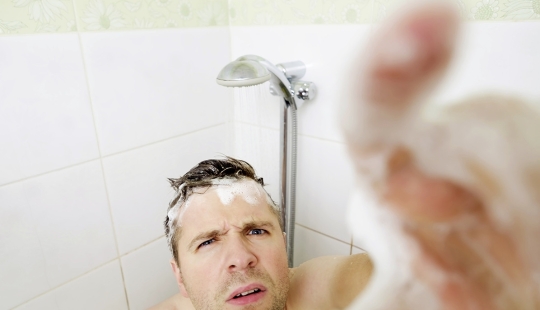 "Smile, you are being filmed by a hidden camera!": how to find out that someone is watching you "Smile, you are being filmed by a hidden camera!": how to find out that someone is watching you
