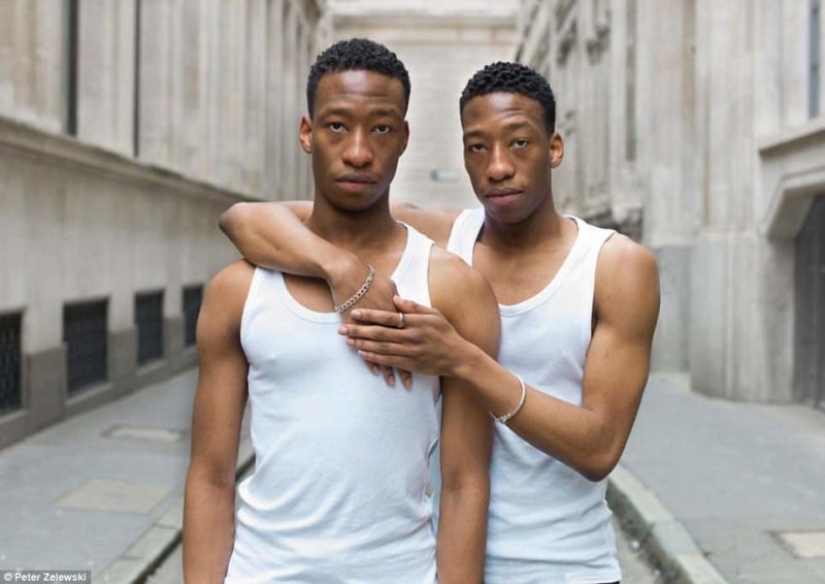 So similar, but so different: 20 incredible portraits of twins