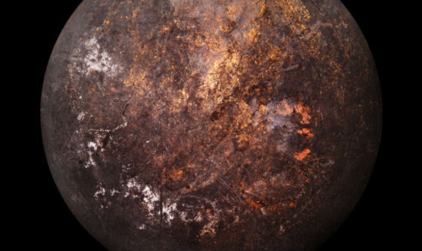 "Space pictures" of the bottoms of old pots and pans from photographer Christopher Jonassen "Space pictures" of the bottoms of old pots and pans from photographer Christopher Jonassen