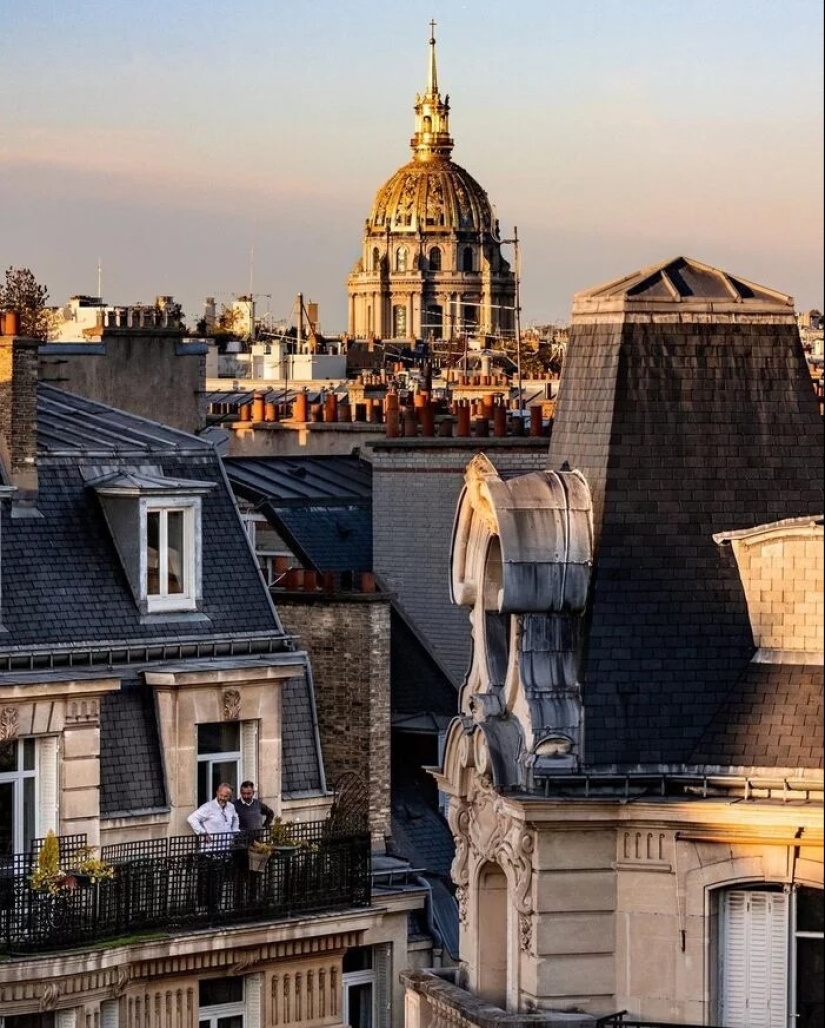 Spying on the Parisians: windows and balconies of the French capital Spying on the Parisians: windows and balconies of the French capital