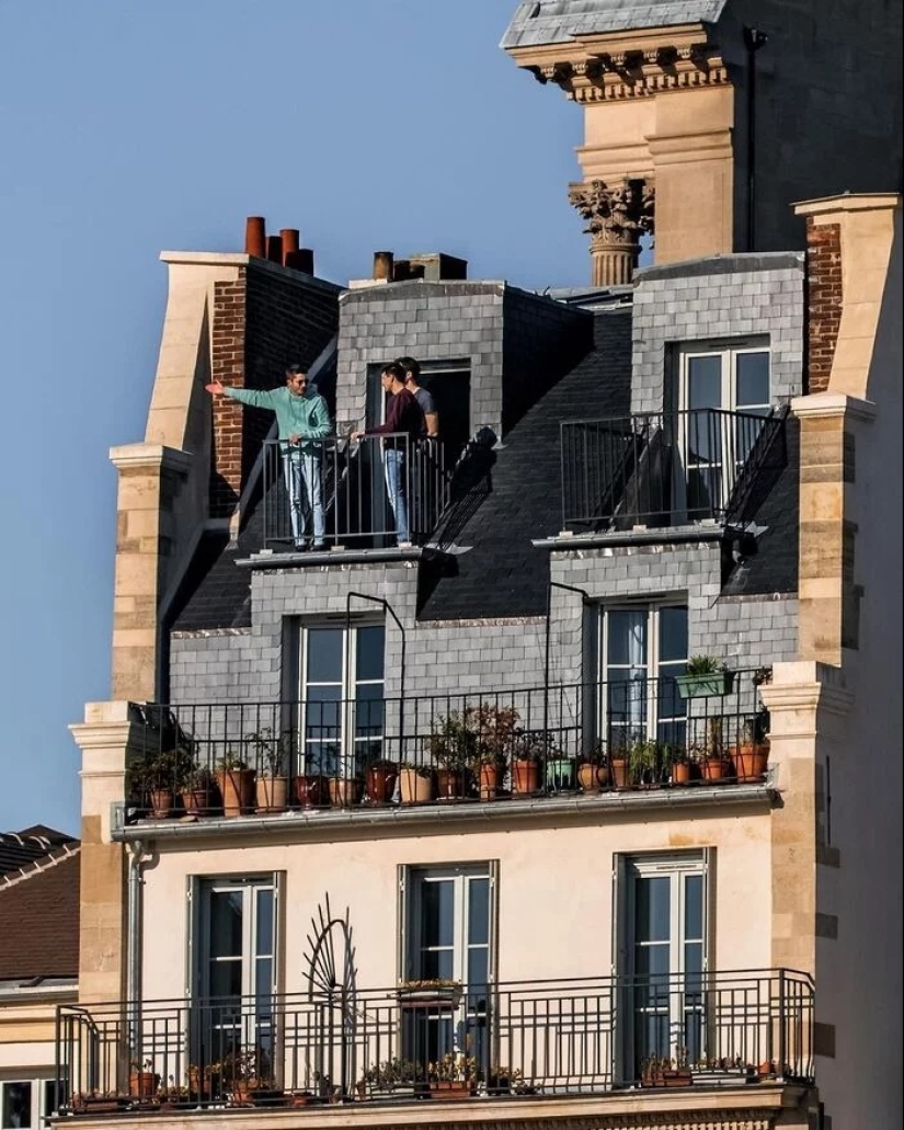 Spying on the Parisians: windows and balconies of the French capital Spying on the Parisians: windows and balconies of the French capital