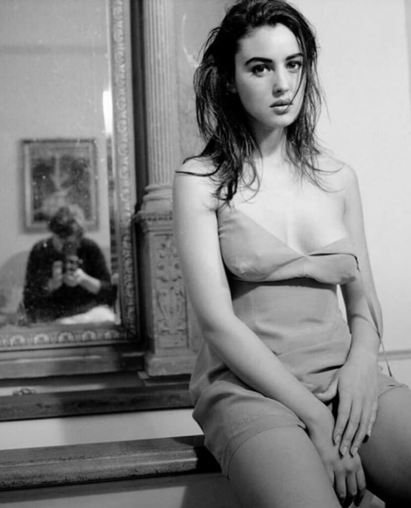 Stéphane Coutelle is a master of erotic photography trusted by celebrities. Stéphane Coutelle is a master of erotic photography trusted by celebrities.