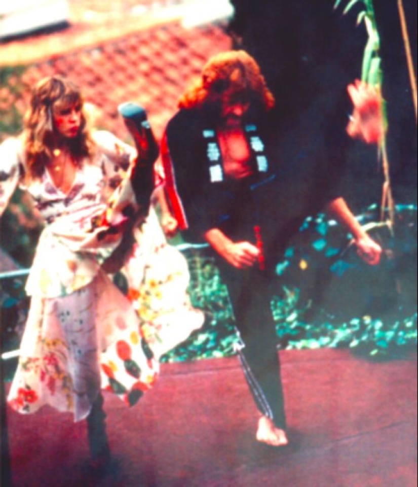 Stevie Nicks Kicks Ass: Una guía de autodefensa de 1983 para mujeres con la estrella del rock Stevie Nicks Kicks Ass: Una guía de autodefensa de 1983 para mujeres con la estrella del rock