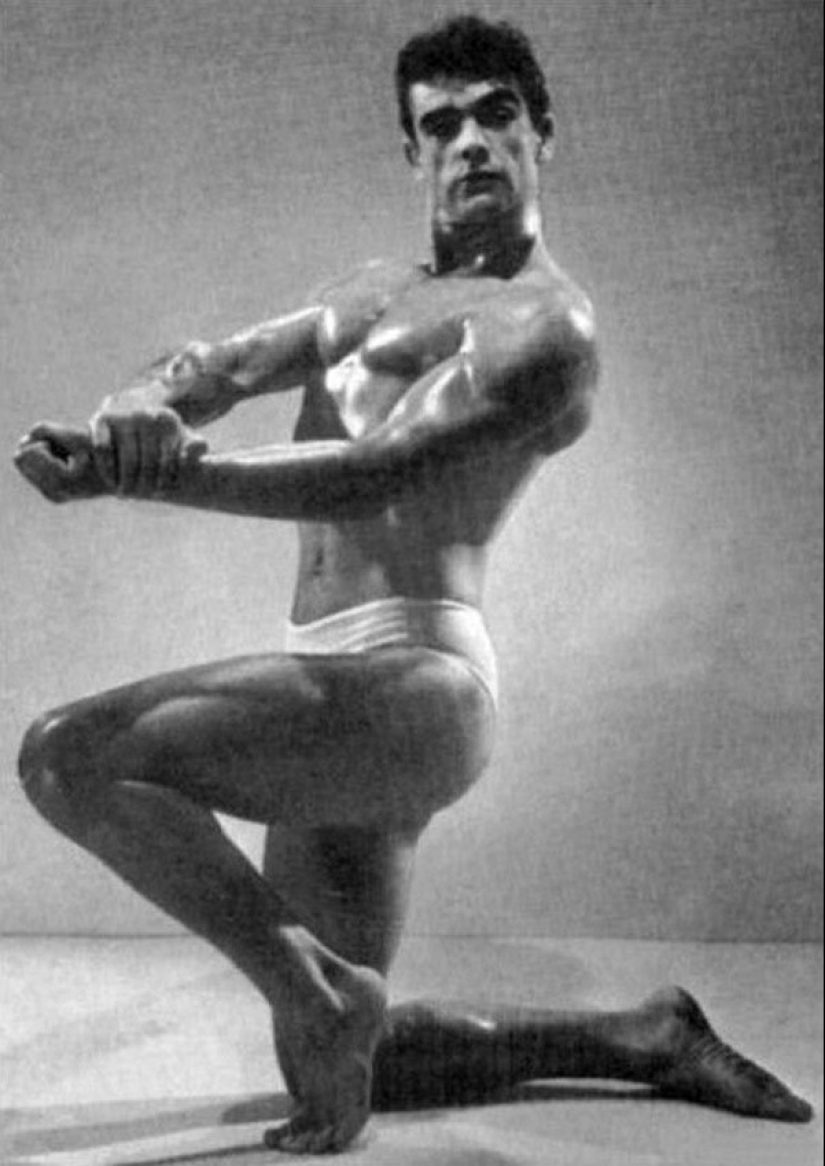 Strange celebrity photo