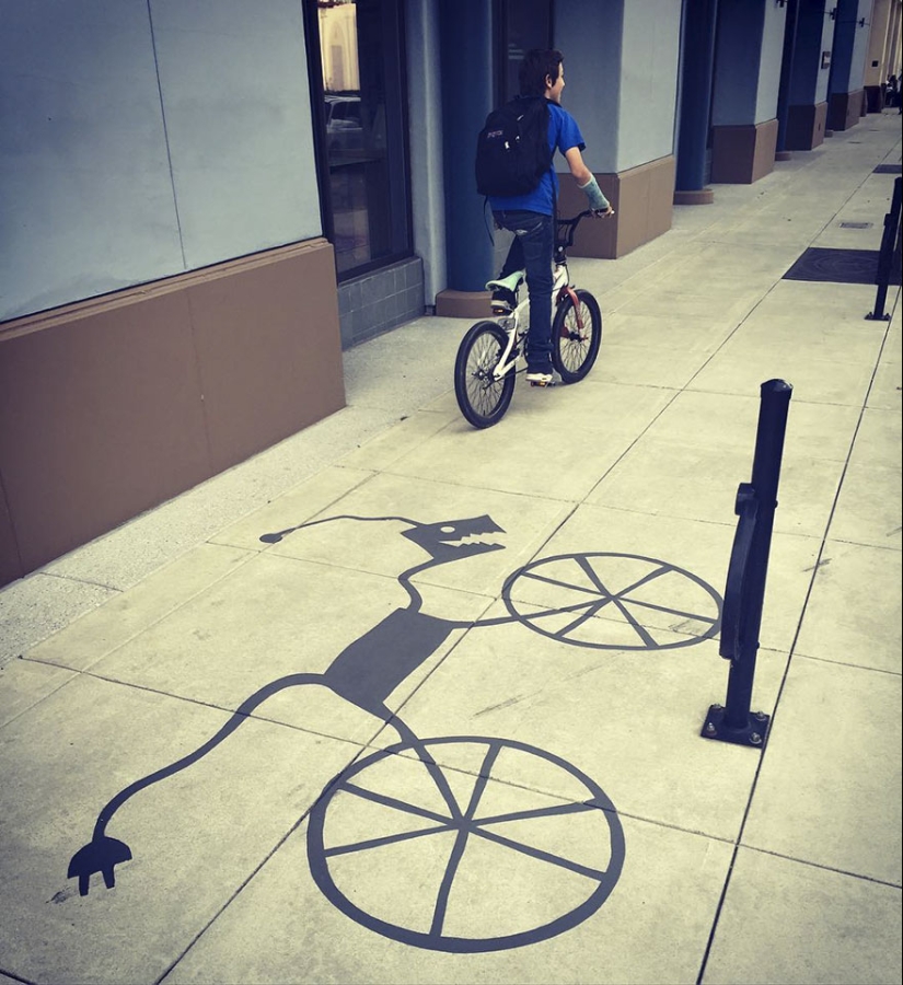 Street Artist Replaces 20 City Shadows With Flowers and Monkeys, and Many Didn't Even Notice