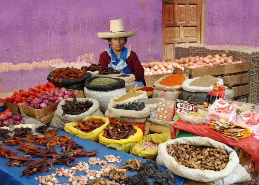 Street trade in different countries of the world
