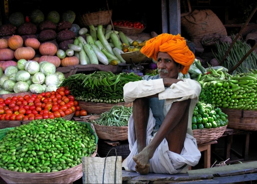 Street trade in different countries of the world