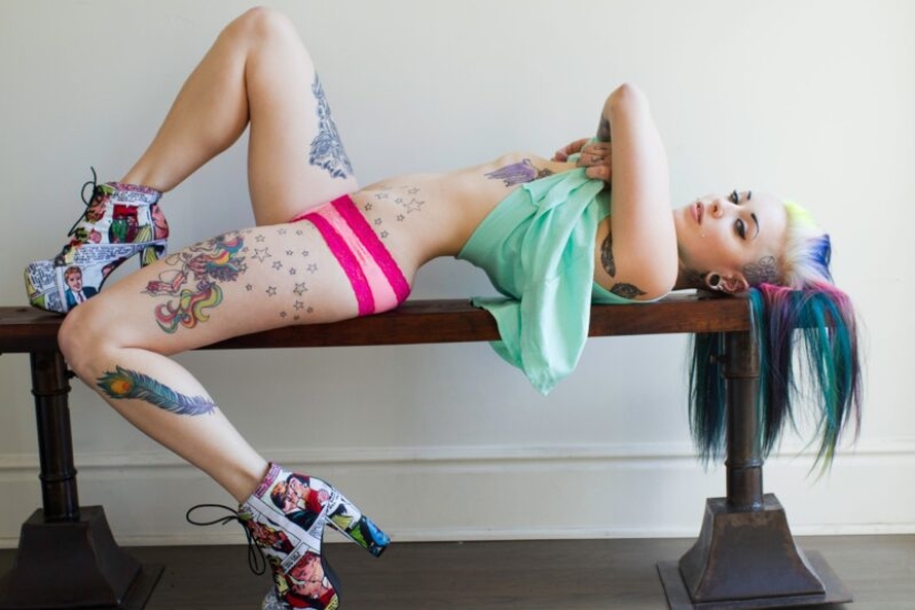 Suicide Girls Project: cómo hacer un negocio de cuerpo desnudo con tatuajes y piercings Suicide Girls Project: cómo hacer un negocio de cuerpo desnudo con tatuajes y piercings