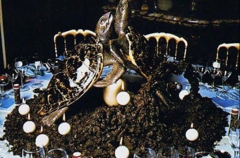 Surrealismo Diabólico: Gatos Negros, Lucifer y Orgías