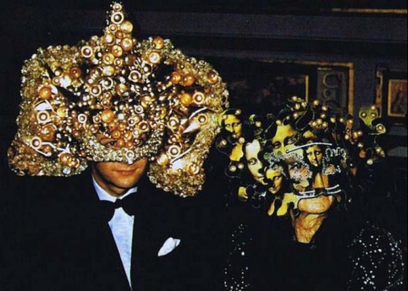 Surrealismo Diabólico: Gatos Negros, Lucifer y Orgías
