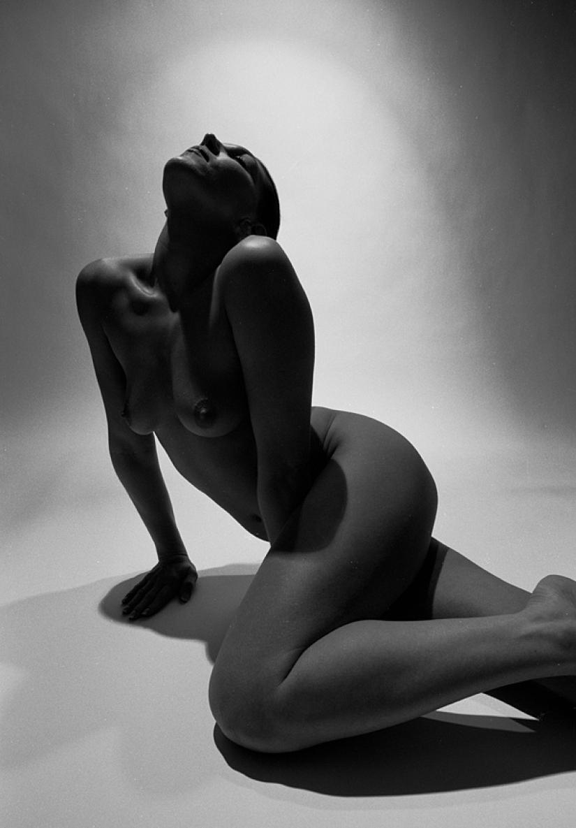 Surrealismo en blanco y negro del maestro de la fotografía erótica Gunther Knop Surrealismo en blanco y negro del maestro de la fotografía erótica Gunther Knop