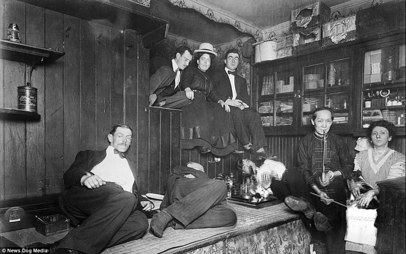 Sweet datura: fotos de las guaridas de opio en los EE.UU. del siglo XX Sweet datura: fotos de las guaridas de opio en los EE.UU. del siglo XX