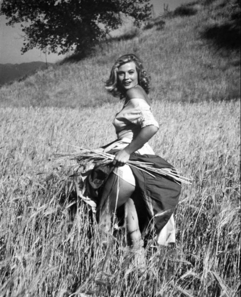 "Sweet Life" by Swedish Marilyn Monroe