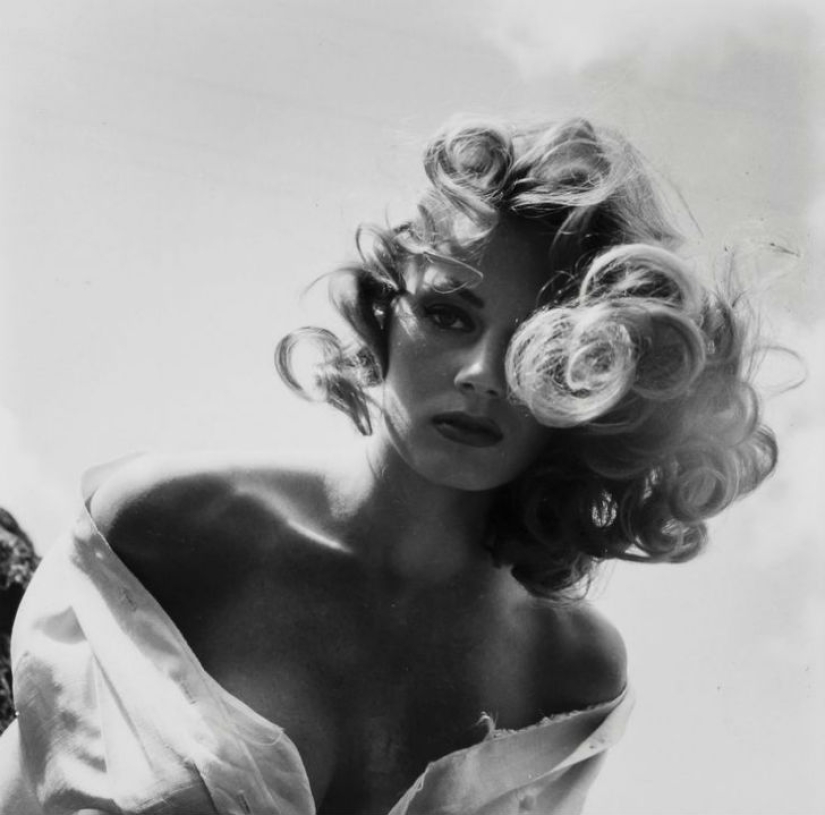 "Sweet Life" by Swedish Marilyn Monroe