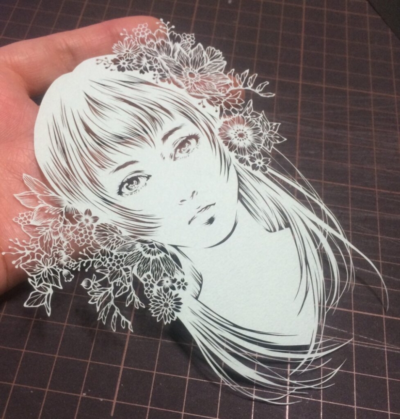 Talla de papel de filigrana de la artista japonesa Rika Fukuda