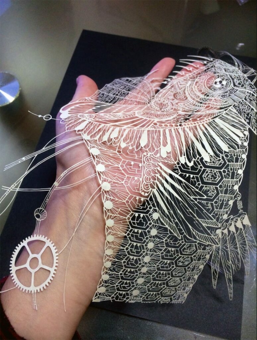 Talla de papel de filigrana de la artista japonesa Rika Fukuda
