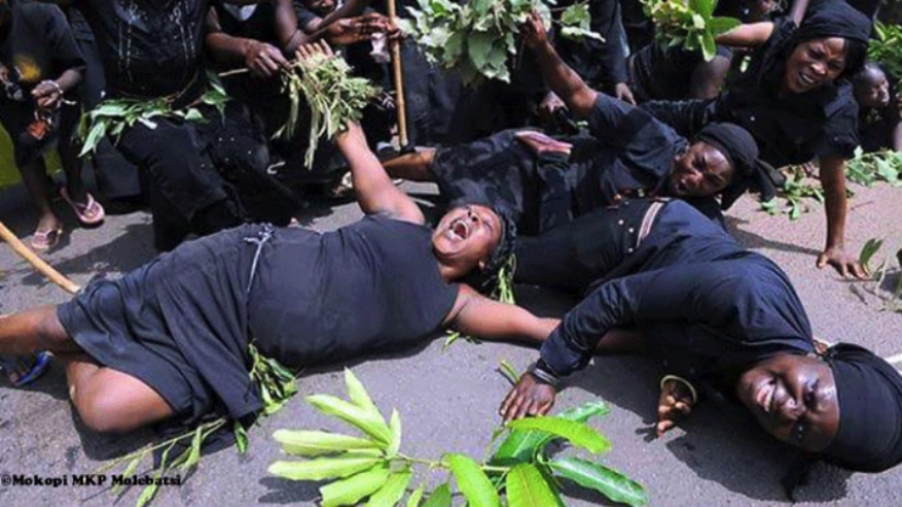 Tears for money: who are the professional mourners of Ghana Tears for money: who are the professional mourners of Ghana
