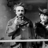 Teoría del acoso escolar: Lo que han sufrido las esposas de Albert Einstein