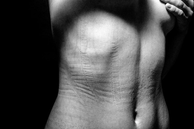 That's what lies behind the feminine splendor. It's even painful to look at these photos