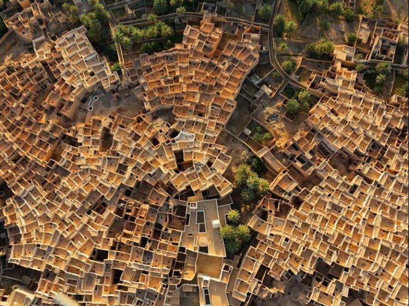 The amazing city of Ghadames on the edge of the desert