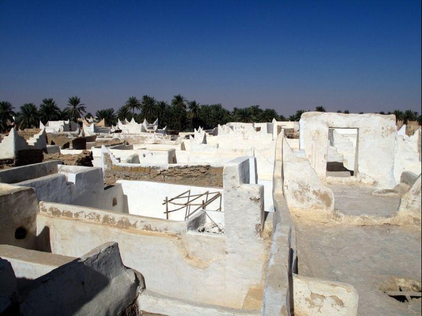 The amazing city of Ghadames on the edge of the desert
