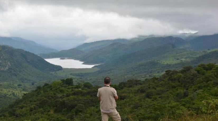 The anomalous Lake Fundudzi is the pearl of South Africa, the water from which cannot be taken away The anomalous Lake Fundudzi is the pearl of South Africa, the water from which cannot be taken away