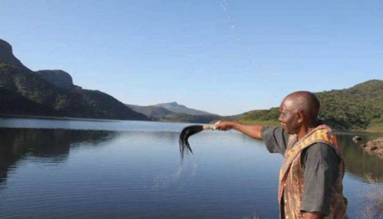 The anomalous Lake Fundudzi is the pearl of South Africa, the water from which cannot be taken away
