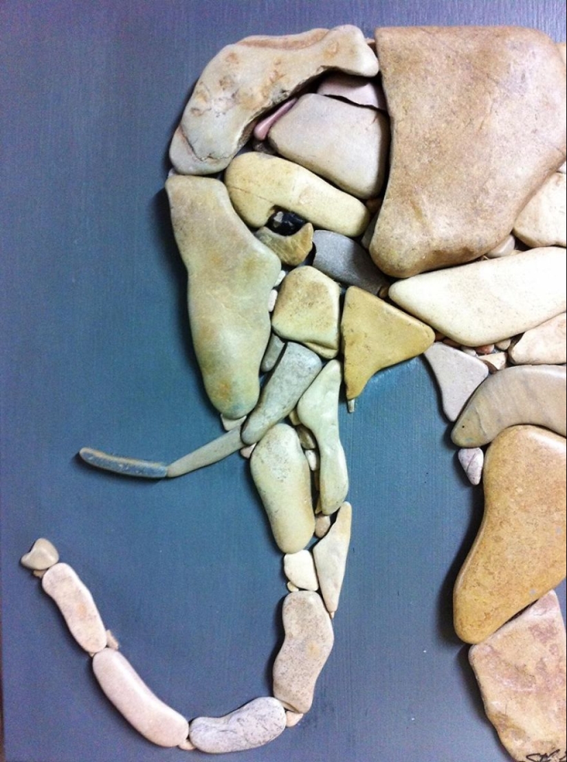 The artist makes amazingly realistic paintings from stones found on the beach